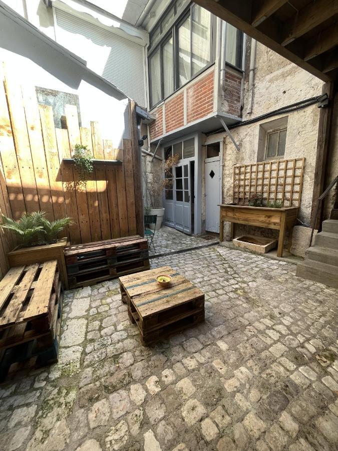 La Cour Chartraine - Cosy Appartement Avec Cour Exterieur A ブロワ エクステリア 写真