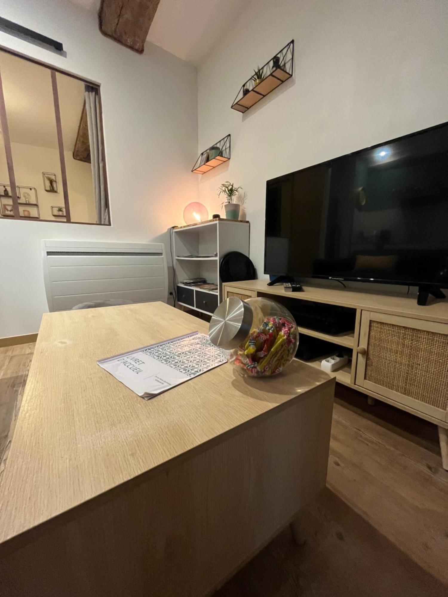 La Cour Chartraine - Cosy Appartement Avec Cour Exterieur A ブロワ エクステリア 写真