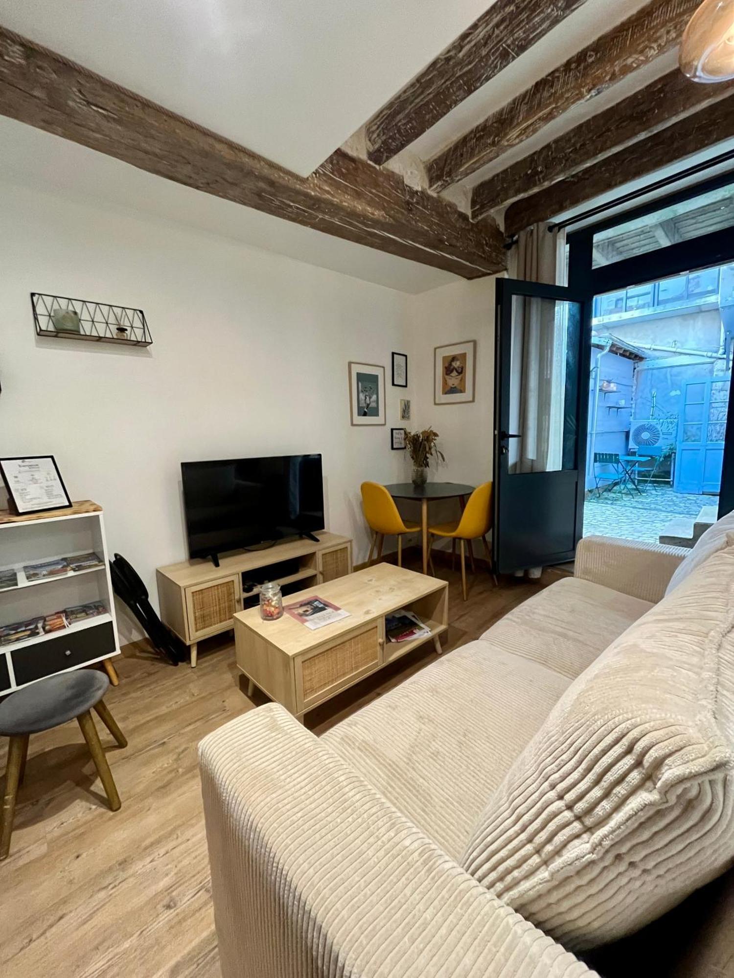 La Cour Chartraine - Cosy Appartement Avec Cour Exterieur A ブロワ エクステリア 写真